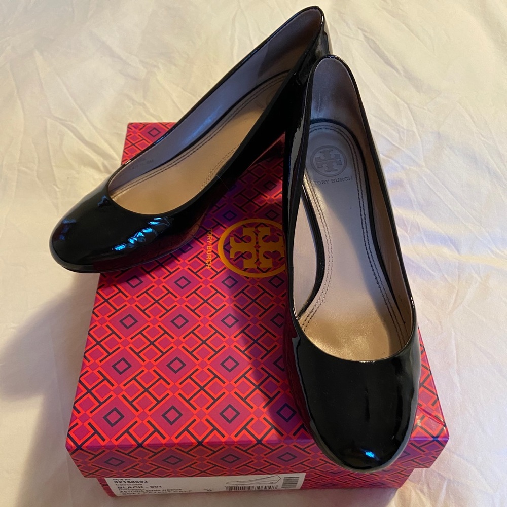 Tory Burch ‘Astoria’ Wedge Pump, 60mm size 8